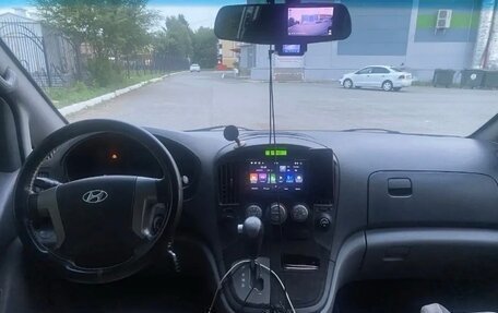 Hyundai Grand Starex Grand Starex I рестайлинг 2, 2011 год, 1 050 000 рублей, 6 фотография