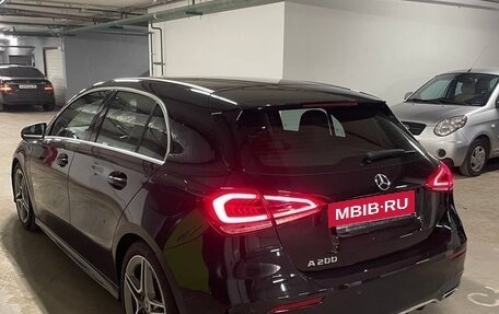 Mercedes-Benz A-Класс, 2018 год, 2 350 000 рублей, 4 фотография