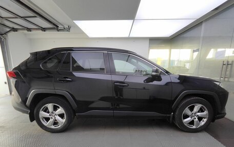 Toyota RAV4, 2020 год, 3 150 000 рублей, 5 фотография