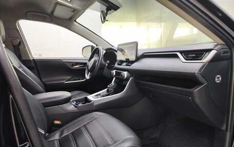 Toyota RAV4, 2020 год, 3 150 000 рублей, 13 фотография