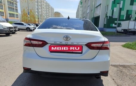 Toyota Camry, 2018 год, 2 390 000 рублей, 6 фотография
