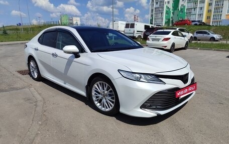 Toyota Camry, 2018 год, 2 390 000 рублей, 9 фотография