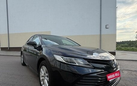 Toyota Camry, 2020 год, 3 100 000 рублей, 2 фотография