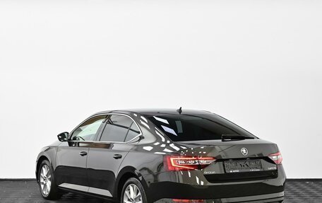 Skoda Superb III рестайлинг, 2016 год, 1 635 000 рублей, 2 фотография