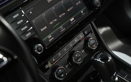 Skoda Superb III рестайлинг, 2016 год, 1 635 000 рублей, 10 фотография