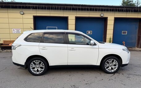 Mitsubishi Outlander III рестайлинг 3, 2013 год, 1 550 000 рублей, 3 фотография