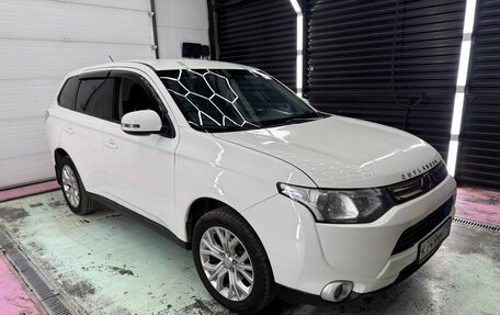 Mitsubishi Outlander III рестайлинг 3, 2013 год, 1 550 000 рублей, 9 фотография