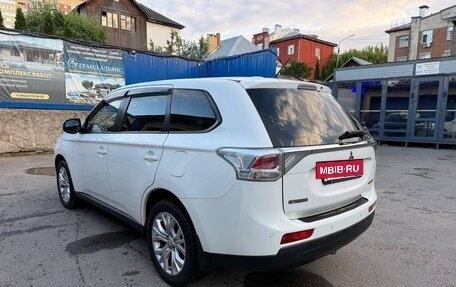 Mitsubishi Outlander III рестайлинг 3, 2013 год, 1 550 000 рублей, 6 фотография