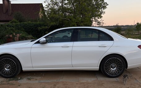 Mercedes-Benz E-Класс, 2017 год, 3 000 000 рублей, 5 фотография