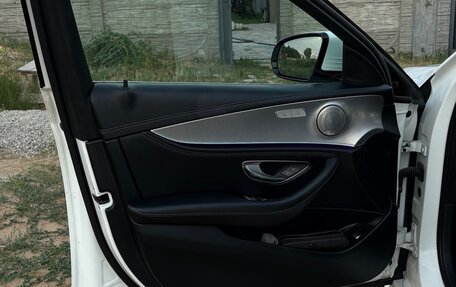 Mercedes-Benz E-Класс, 2017 год, 3 000 000 рублей, 9 фотография