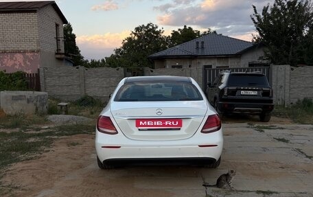 Mercedes-Benz E-Класс, 2017 год, 3 000 000 рублей, 8 фотография