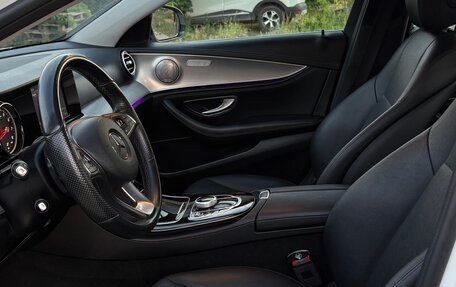 Mercedes-Benz E-Класс, 2017 год, 3 000 000 рублей, 14 фотография