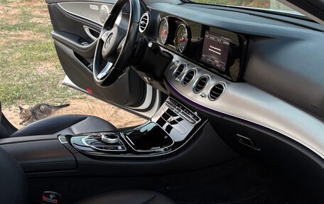 Mercedes-Benz E-Класс, 2017 год, 3 000 000 рублей, 16 фотография