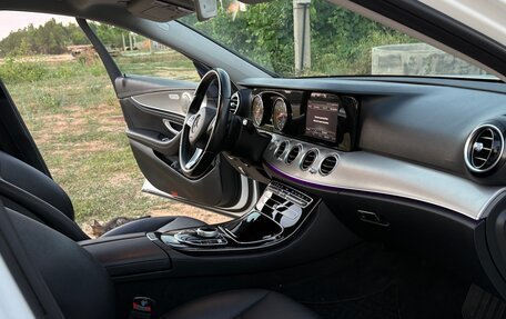 Mercedes-Benz E-Класс, 2017 год, 3 000 000 рублей, 17 фотография