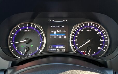 Infiniti Q50 I рестайлинг, 2014 год, 1 880 000 рублей, 12 фотография