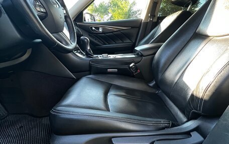 Infiniti Q50 I рестайлинг, 2014 год, 1 880 000 рублей, 22 фотография