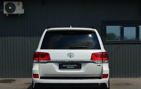 Toyota Land Cruiser 200, 2017 год, 6 449 999 рублей, 8 фотография