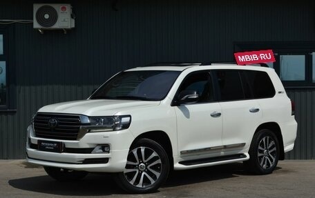 Toyota Land Cruiser 200, 2017 год, 6 449 999 рублей, 2 фотография