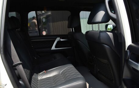 Toyota Land Cruiser 200, 2017 год, 6 449 999 рублей, 21 фотография
