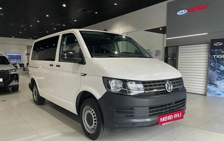 Volkswagen Caravelle T6 рестайлинг, 2019 год, 2 760 000 рублей, 3 фотография