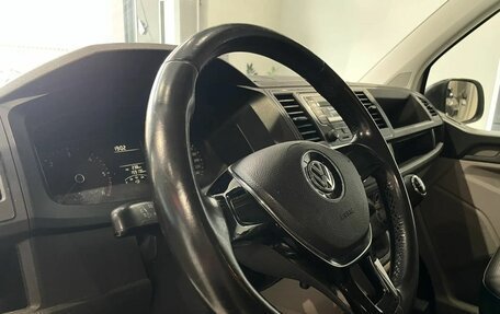 Volkswagen Caravelle T6 рестайлинг, 2019 год, 2 760 000 рублей, 13 фотография