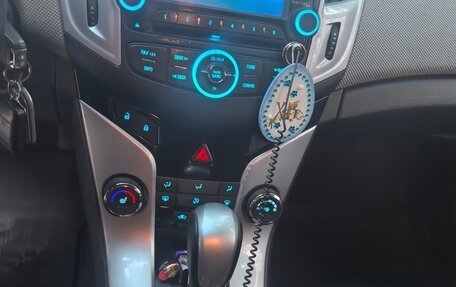 Chevrolet Cruze II, 2013 год, 800 000 рублей, 11 фотография