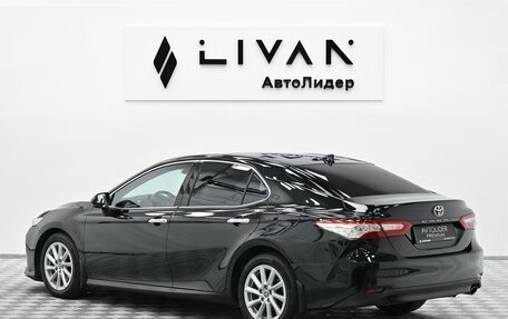 Toyota Camry, 2018 год, 2 065 000 рублей, 2 фотография