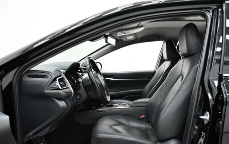 Toyota Camry, 2018 год, 2 065 000 рублей, 13 фотография