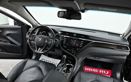 Toyota Camry, 2018 год, 2 065 000 рублей, 5 фотография