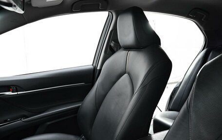 Toyota Camry, 2018 год, 2 065 000 рублей, 16 фотография