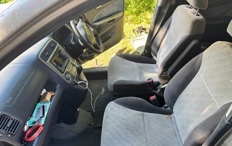 Honda Stream I рестайлинг, 2002 год, 380 000 рублей, 14 фотография