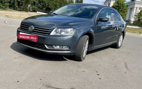 Volkswagen Passat B7, 2011 год, 900 000 рублей, 3 фотография