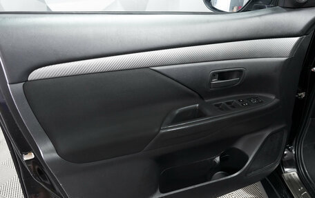 Mitsubishi Outlander III рестайлинг 3, 2012 год, 1 073 000 рублей, 8 фотография