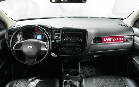 Mitsubishi Outlander III рестайлинг 3, 2012 год, 1 073 000 рублей, 5 фотография