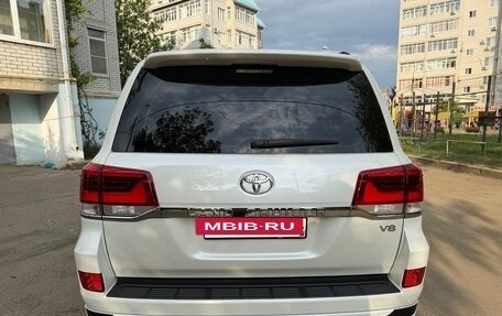 Toyota Land Cruiser 200, 2020 год, 7 950 000 рублей, 4 фотография