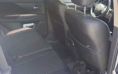 Mitsubishi Outlander III рестайлинг 3, 2013 год, 1 400 000 рублей, 9 фотография