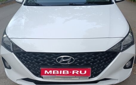 Hyundai Solaris II рестайлинг, 2021 год, 1 550 000 рублей, 1 фотография