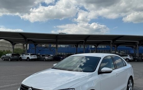 Volkswagen Jetta VI, 2015 год, 1 350 000 рублей, 2 фотография