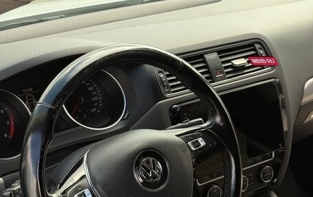 Volkswagen Jetta VI, 2015 год, 1 350 000 рублей, 18 фотография