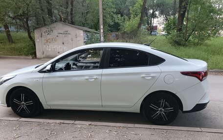 Hyundai Solaris II рестайлинг, 2021 год, 1 550 000 рублей, 11 фотография