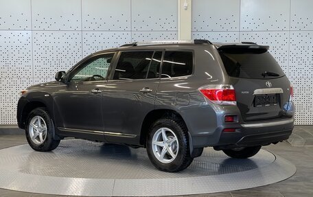 Toyota Highlander III, 2012 год, 1 340 000 рублей, 4 фотография