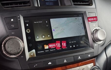 Toyota Highlander III, 2012 год, 1 340 000 рублей, 12 фотография