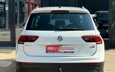 Volkswagen Tiguan II, 2017 год, 1 860 000 рублей, 10 фотография