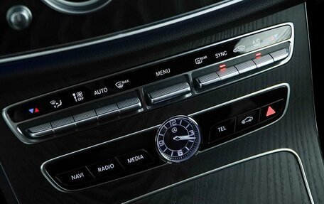 Mercedes-Benz E-Класс, 2018 год, 3 677 077 рублей, 19 фотография