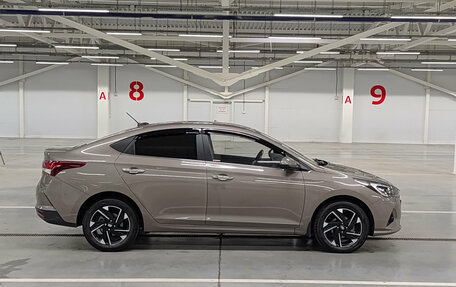 Hyundai Solaris II рестайлинг, 2022 год, 1 850 000 рублей, 5 фотография
