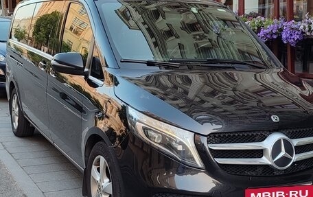 Mercedes-Benz V-Класс, 2019 год, 2 950 000 рублей, 2 фотография