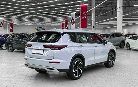 Mitsubishi Outlander, 2023 год, 4 890 000 рублей, 4 фотография