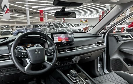 Mitsubishi Outlander, 2023 год, 4 890 000 рублей, 9 фотография