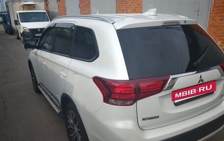 Mitsubishi Outlander III рестайлинг 3, 2017 год, 1 900 000 рублей, 4 фотография