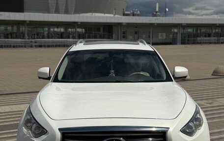 Infiniti QX70, 2015 год, 2 520 000 рублей, 2 фотография